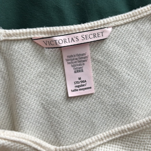 Victoria's Secret Cream Robe and Lounge Set - Picture 7 of 10